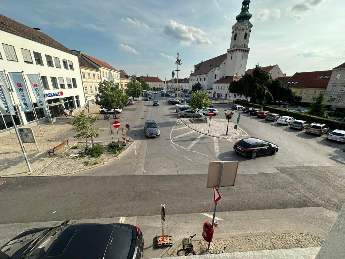 Central Plaza Mini Apartment 1 Bruck an der Leitha Exterior photo