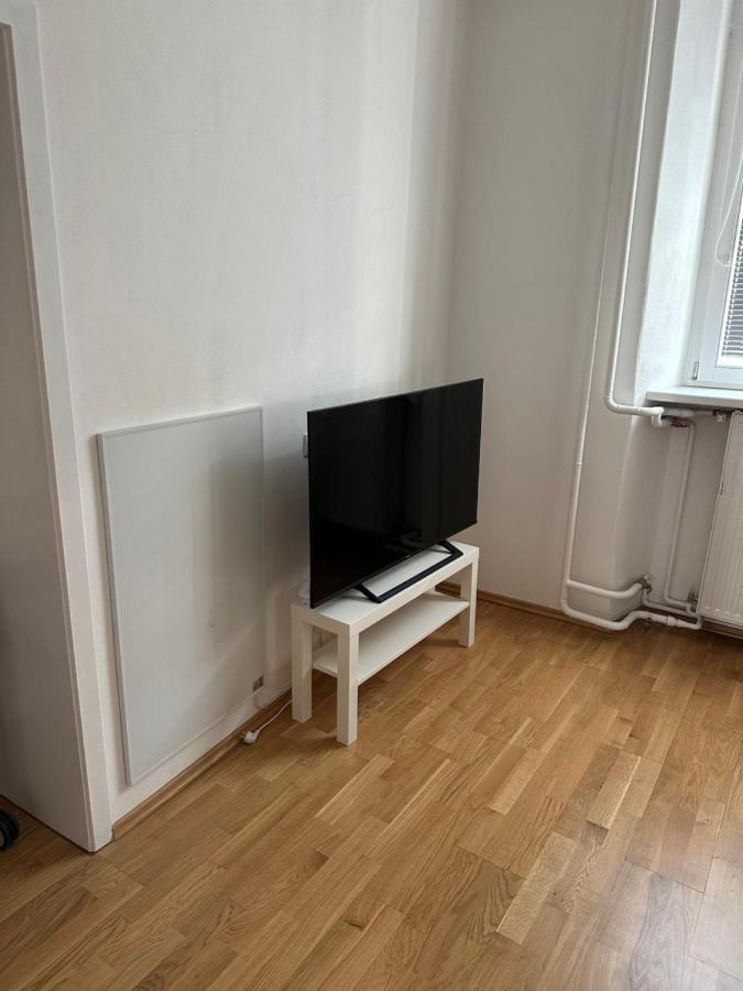 Central Plaza Mini Apartment 1 Bruck an der Leitha Exterior photo